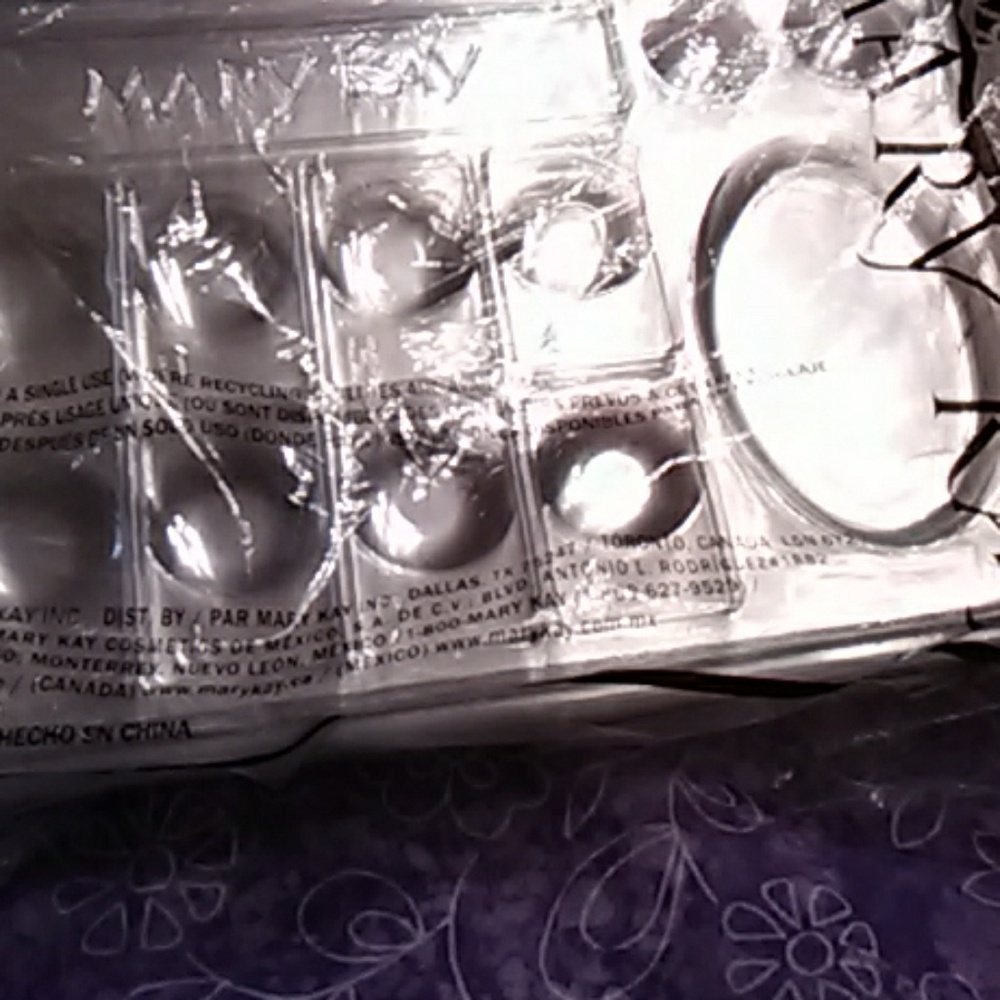 Mary Kay - Picture 2 of 4